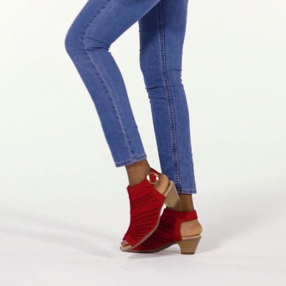 Earth Carson Hamden Suede Red Sandal Bootie - Picture 8 of 8